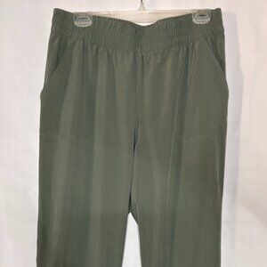Women's T by Talbots  Size M - Green Casual Elastic Waist Crop Pants 32" x 23"